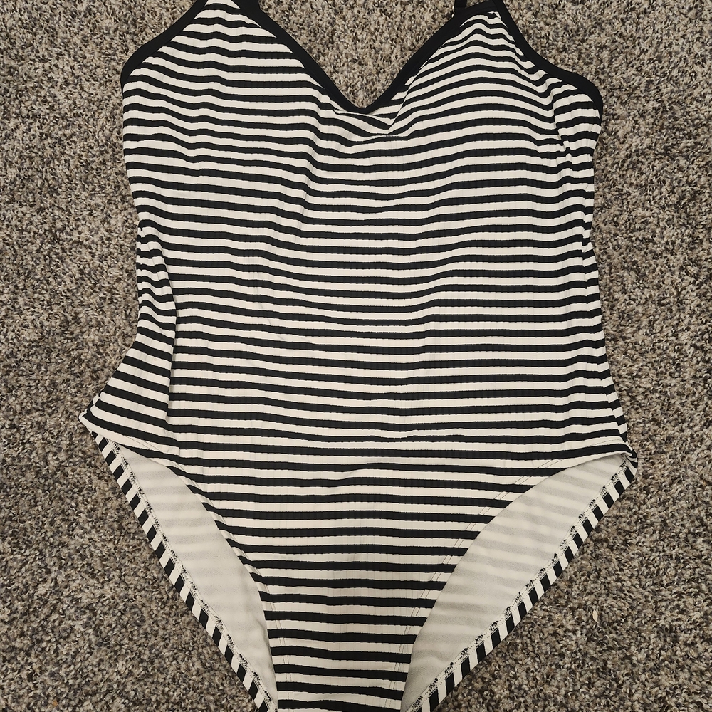 Shade & Shore Black and White Striped V-Neck One-Piece Swimsuit